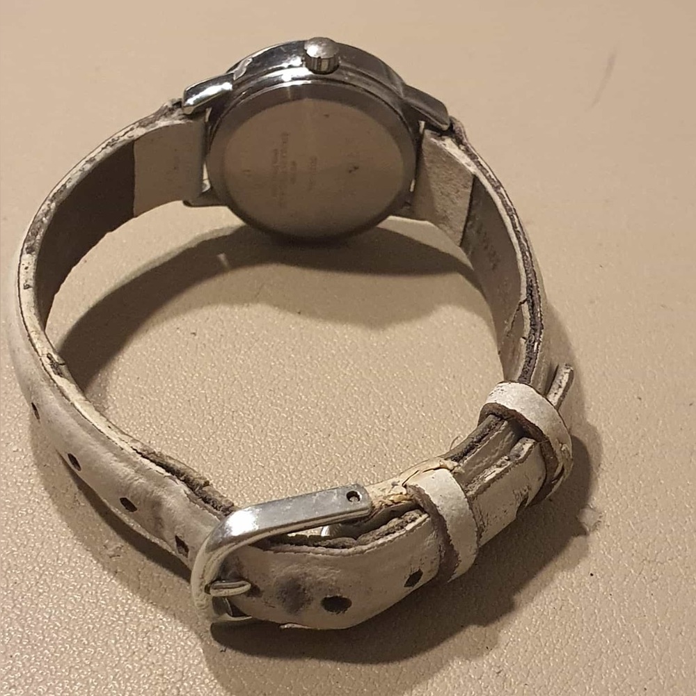 🦋10/$20🦋 Timex Indiglo Silver/White Leather Women's Watch w/Date - Picture 3 of 4